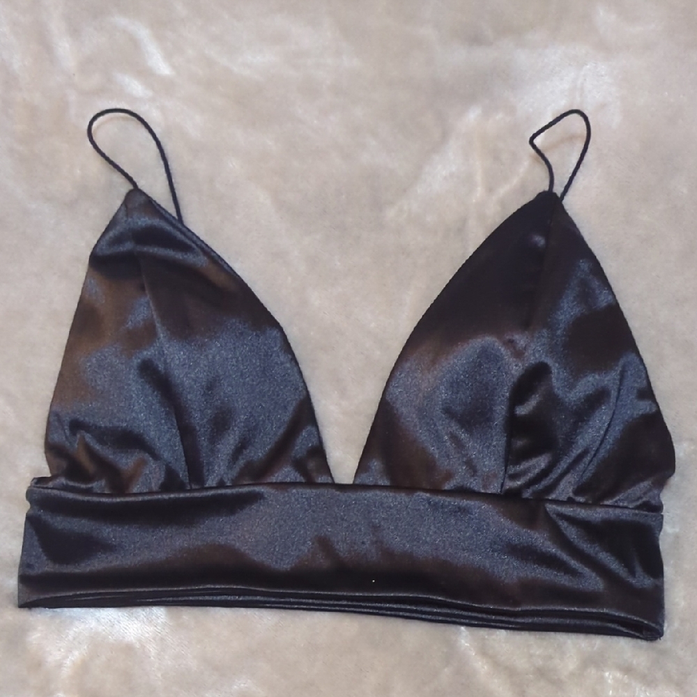 BLACK CROP TOP